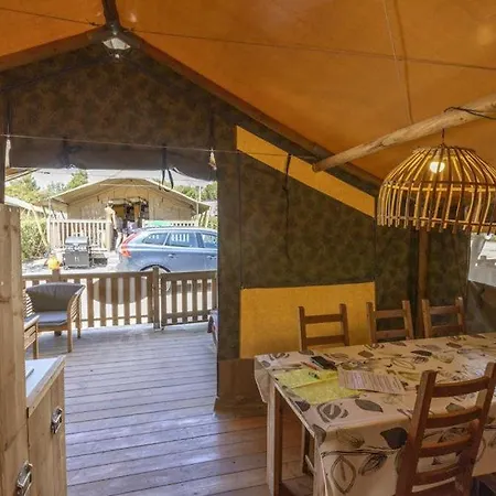 Ferienpark Easyatent Safari Tent Lanterna Červar-Porat